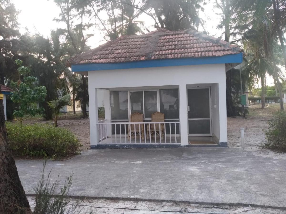 Kadmath Beach Resort Kadmath Island Екстериор снимка